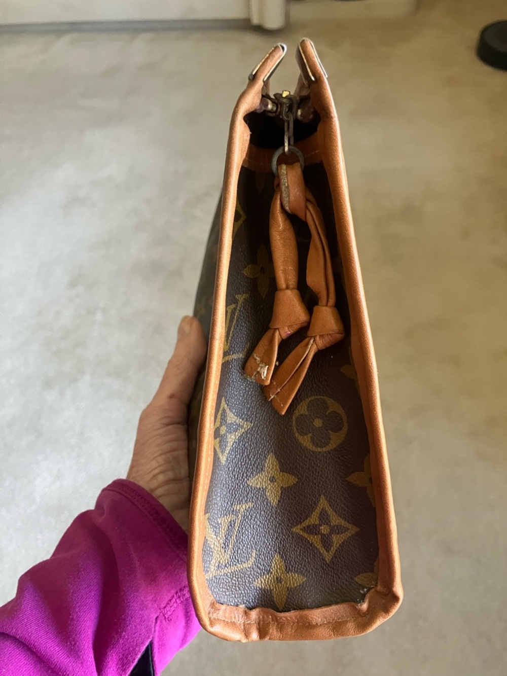 Louis Vuitton Monogram French Company, clutch, cosmetic case,  Pouch, insert - Picture 5 of 13